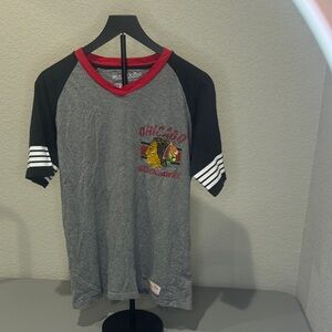 Mitchell & Ness Chicago Blackhawks mens Tee - Gray, Black, and Red